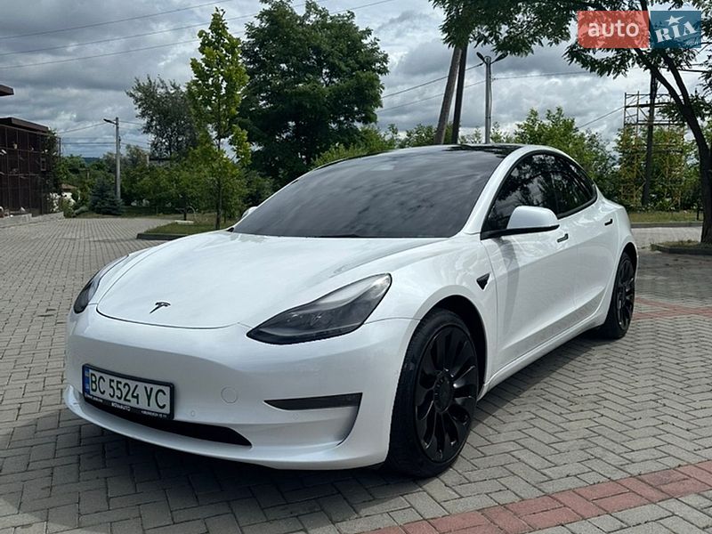 Tesla Model 3 2022