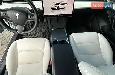 Седан Tesla Model 3 2022 в Золочеві