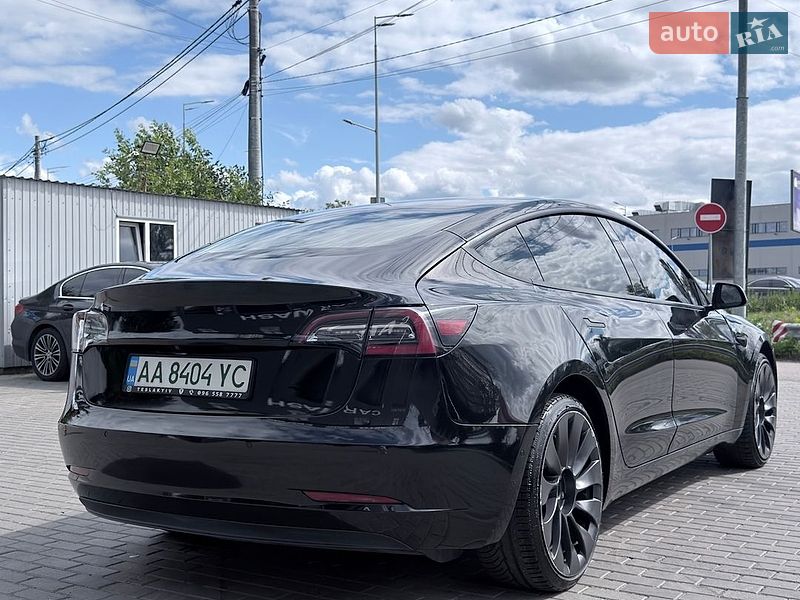 Седан Tesla Model 3 2022 в Киеве