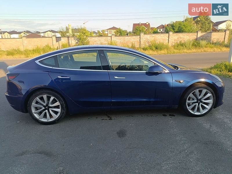 Седан Tesla Model 3 2019 в Киеве