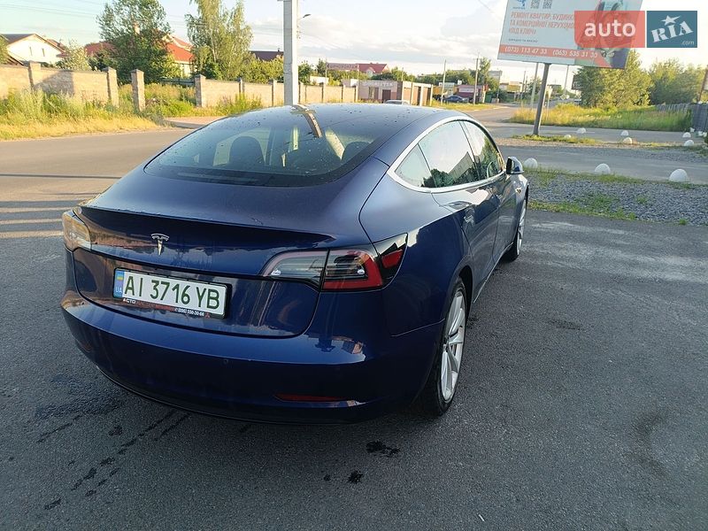 Седан Tesla Model 3 2019 в Киеве