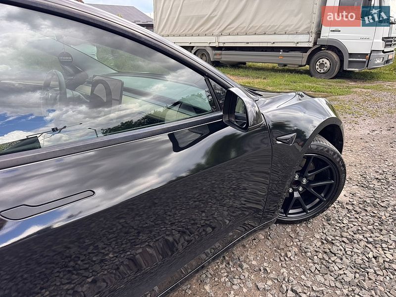 Седан Tesla Model 3 2021 в Луцке