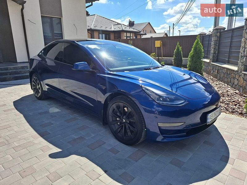 Седан Tesla Model 3 2022 в Вінниці