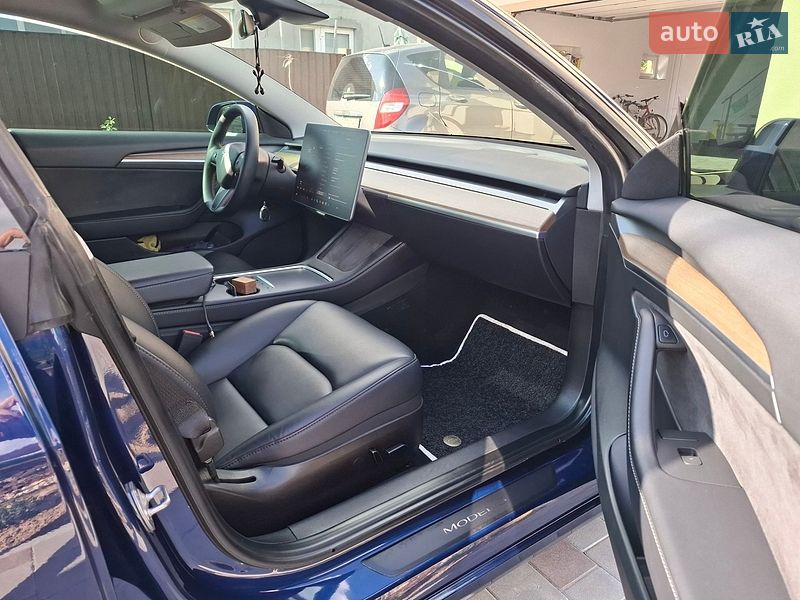 Седан Tesla Model 3 2022 в Вінниці