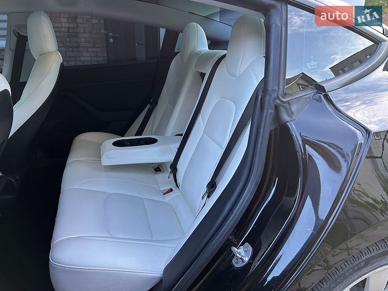 Седан Tesla Model 3 2021 в Вінниці