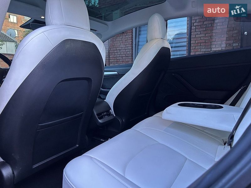 Седан Tesla Model 3 2021 в Вінниці