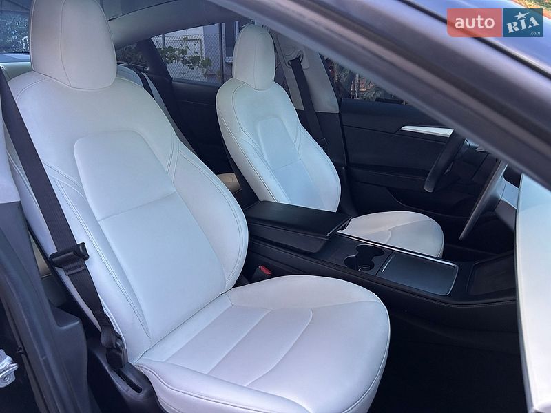 Седан Tesla Model 3 2021 в Вінниці