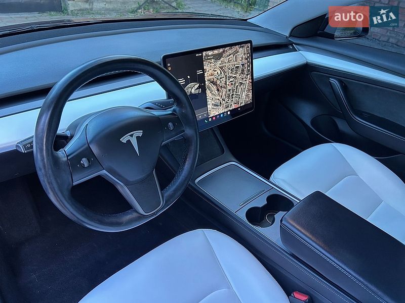 Седан Tesla Model 3 2021 в Вінниці