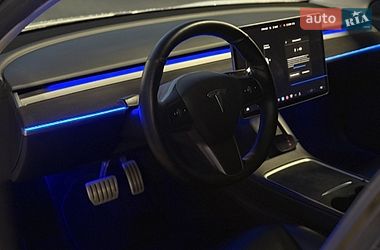Седан Tesla Model 3 2020 в Луцке