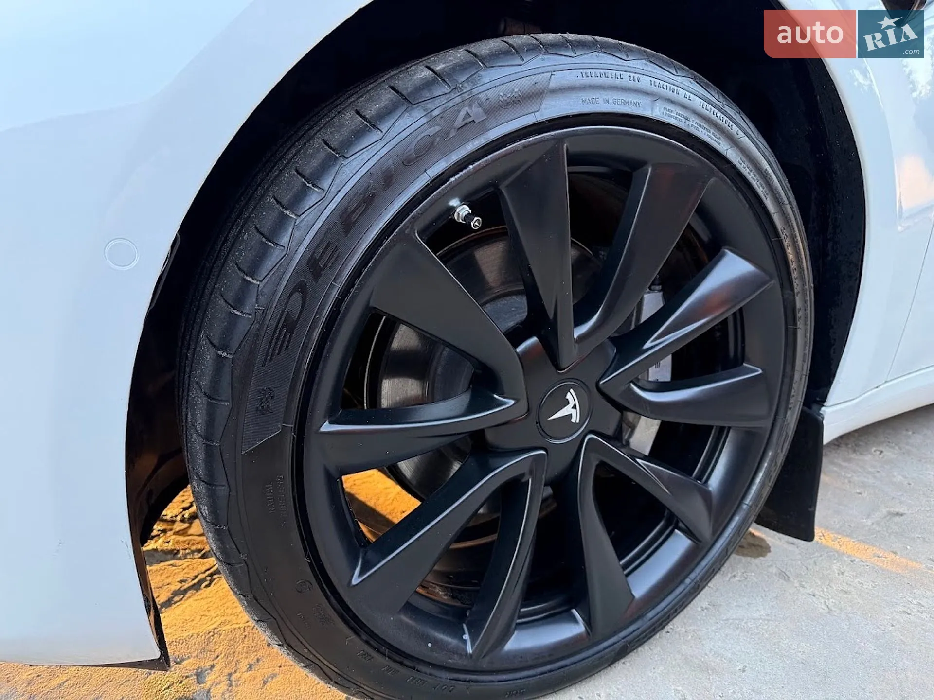 2020 Tesla Model 3 - мініатюра 8