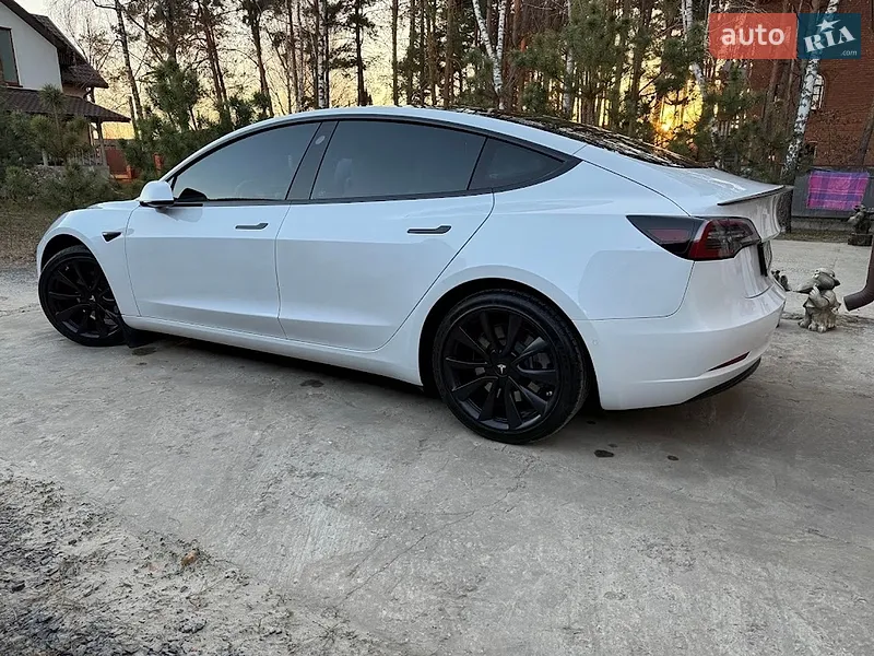 Tesla Model 3 2020