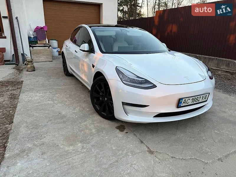 Tesla Model 3 2020