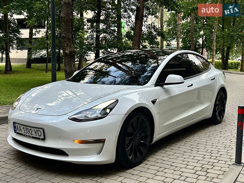 Tesla Model 3 2022