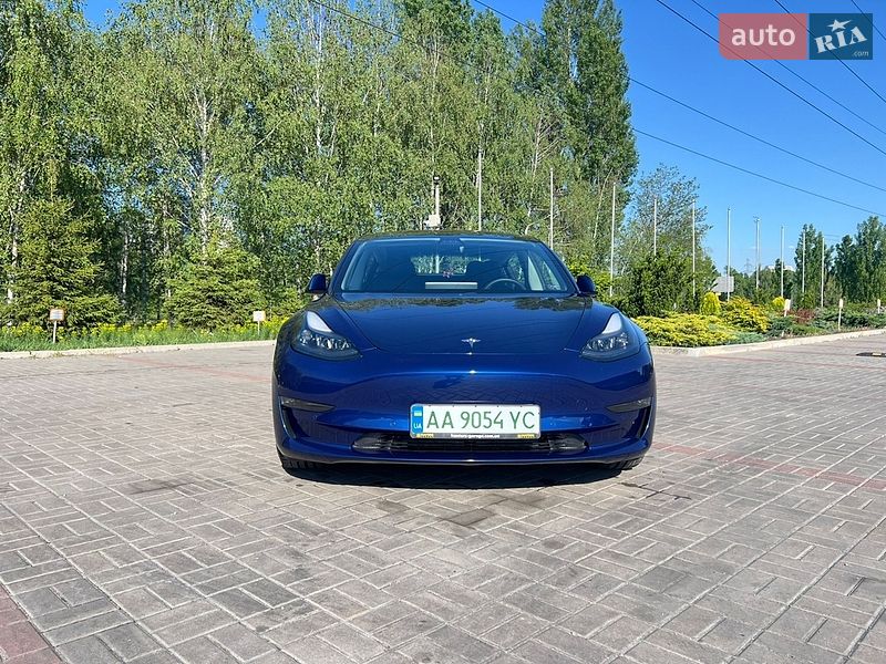 Седан Tesla Model 3 2021 в Киеве