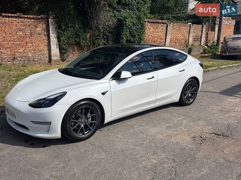 Tesla Model 3 2022