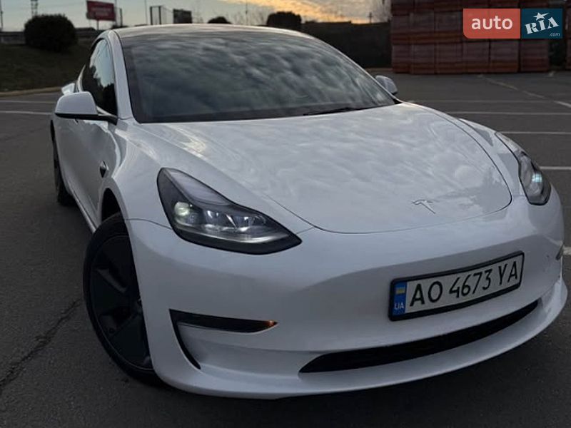 Tesla Model 3 2023