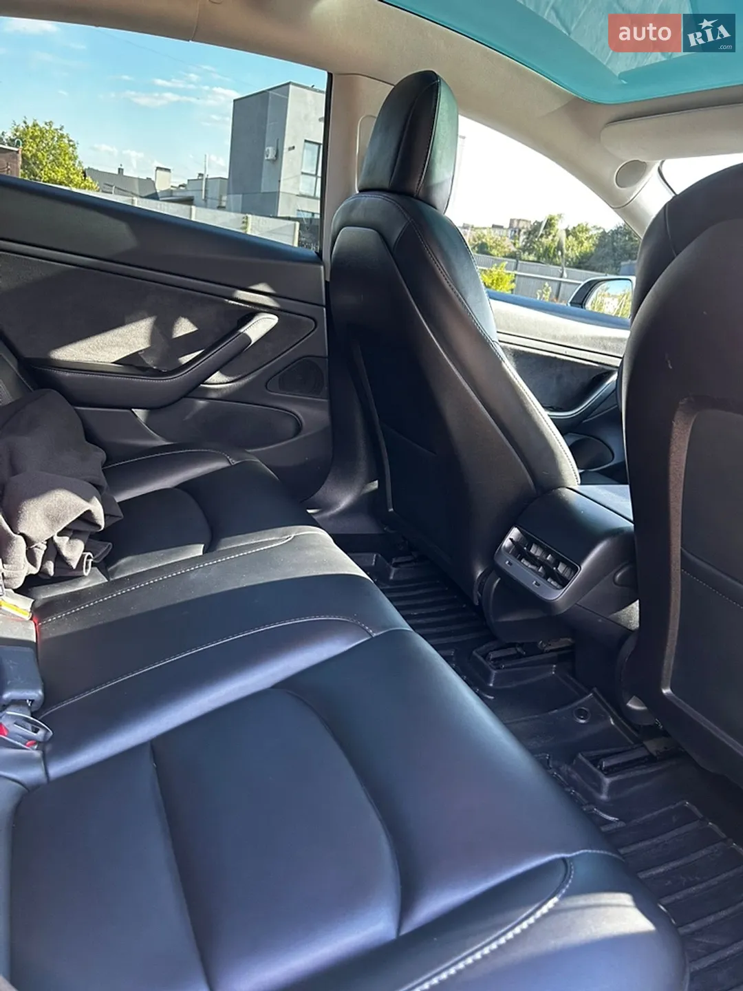 2019 Tesla Model 3 - мініатюра 9
