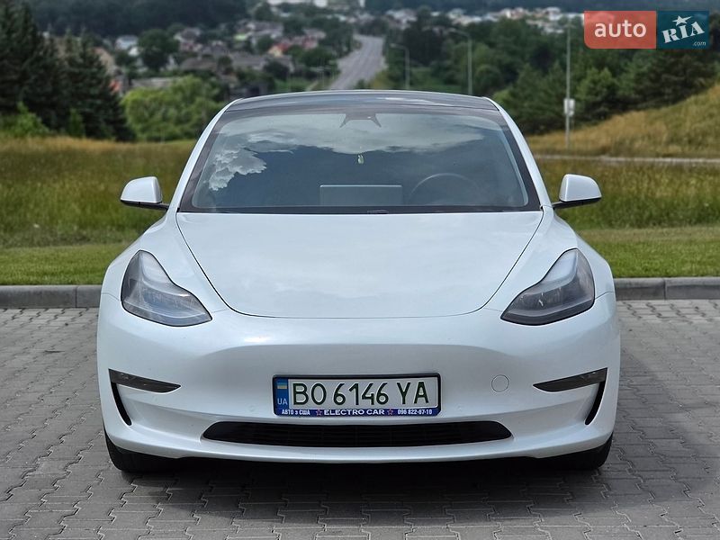 Седан Tesla Model 3 2021 в Тернополі