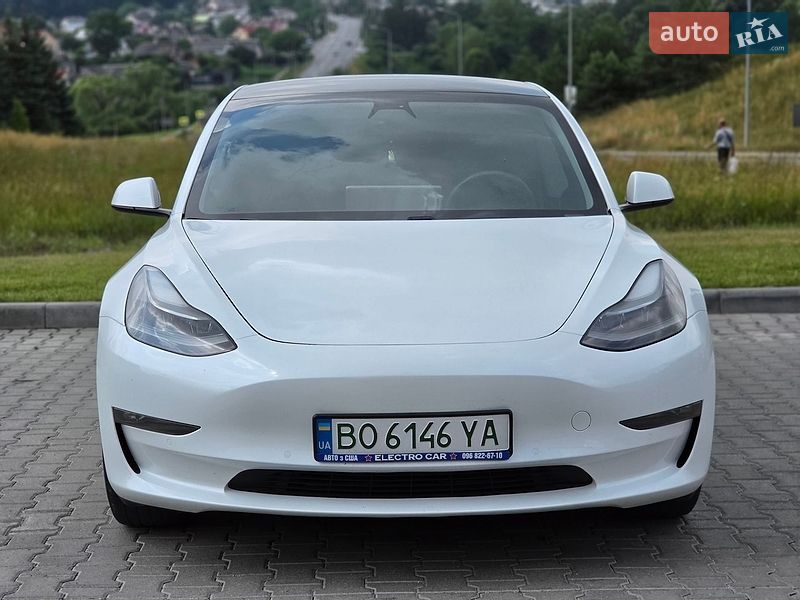 Седан Tesla Model 3 2021 в Тернополе