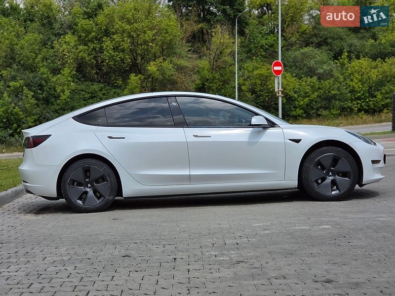 Седан Tesla Model 3 2021 в Тернополі