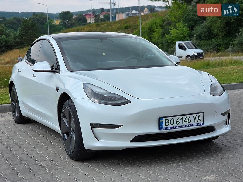 Седан Tesla Model 3 2021 в Тернополі