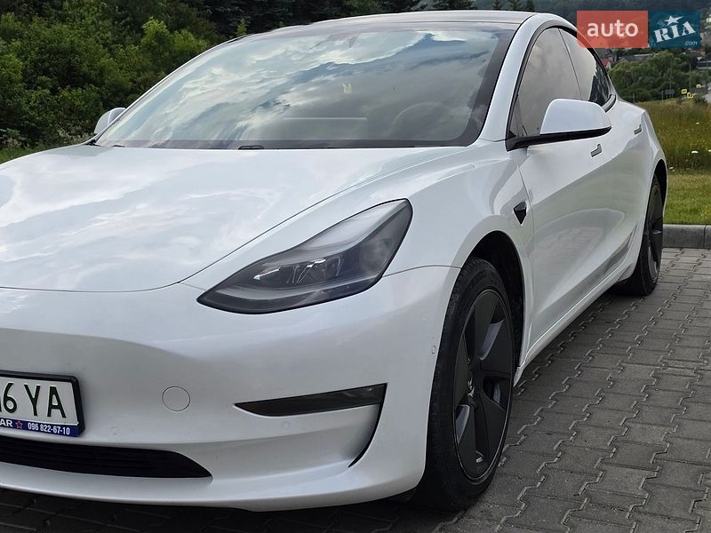 Седан Tesla Model 3 2021 в Тернополі