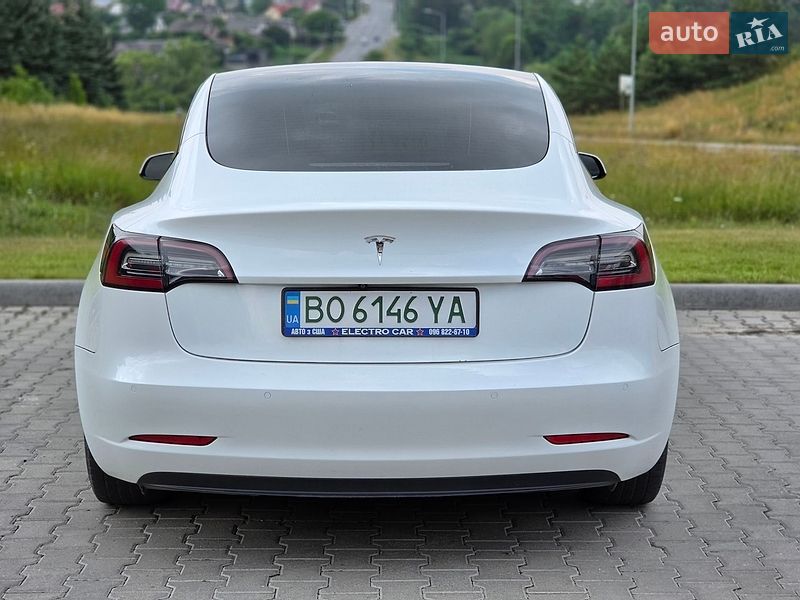 Седан Tesla Model 3 2021 в Тернополі