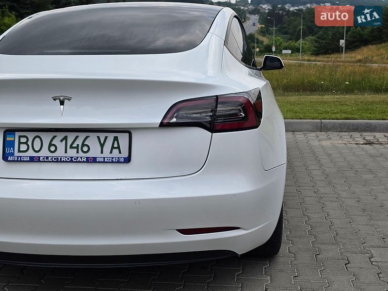 Седан Tesla Model 3 2021 в Тернополі