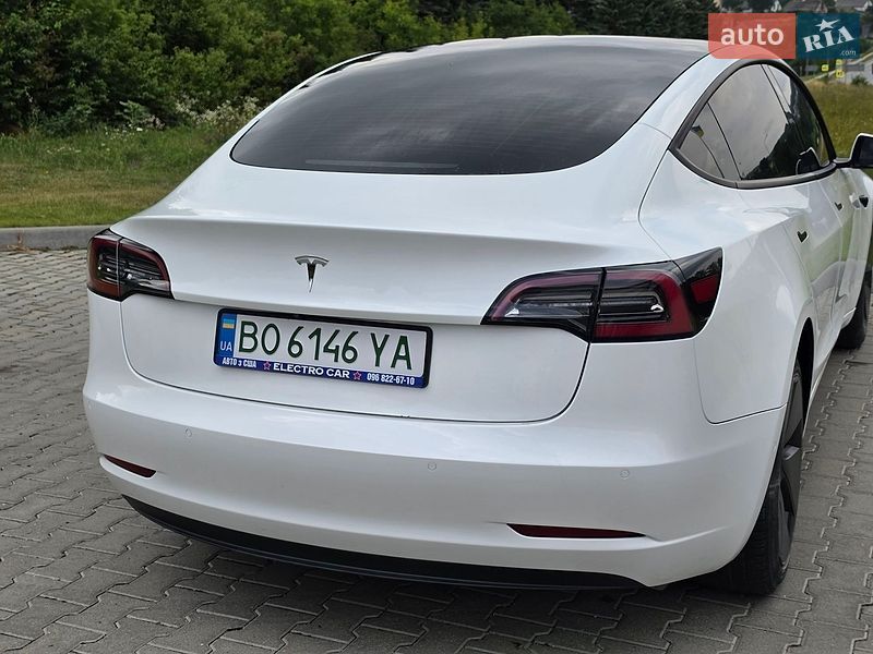 Седан Tesla Model 3 2021 в Тернополі