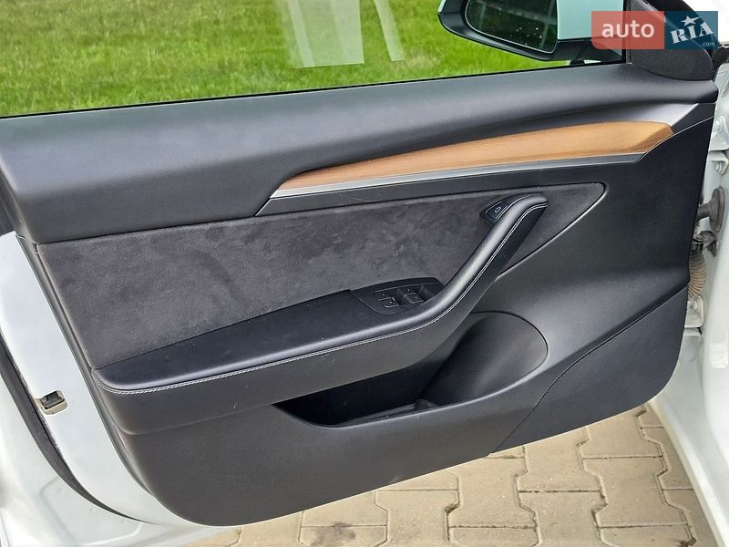 Седан Tesla Model 3 2021 в Тернополі