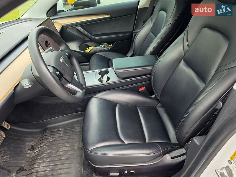 Седан Tesla Model 3 2021 в Тернополі