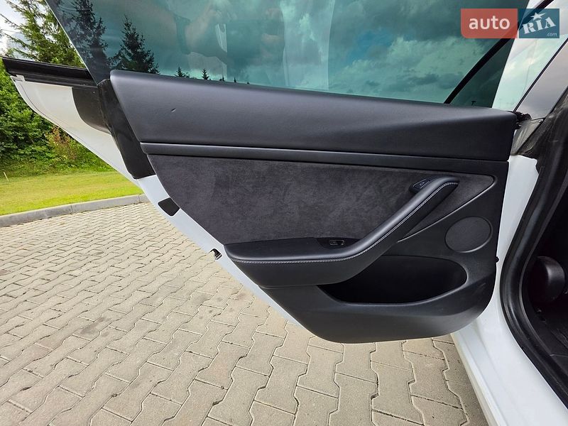 Седан Tesla Model 3 2021 в Тернополі
