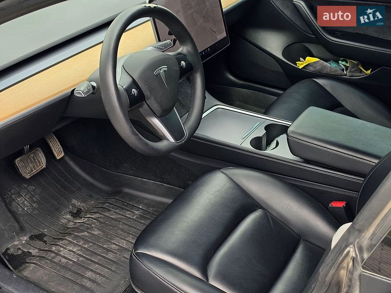 Седан Tesla Model 3 2021 в Тернополе