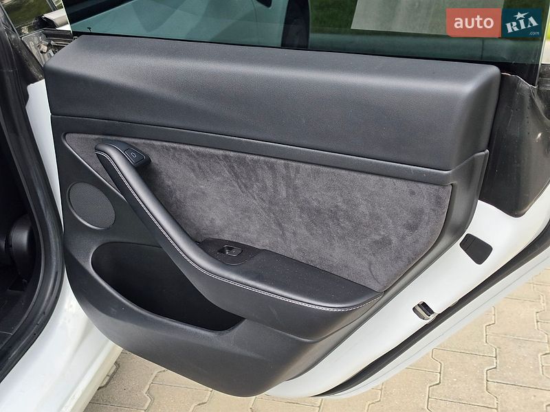 Седан Tesla Model 3 2021 в Тернополі