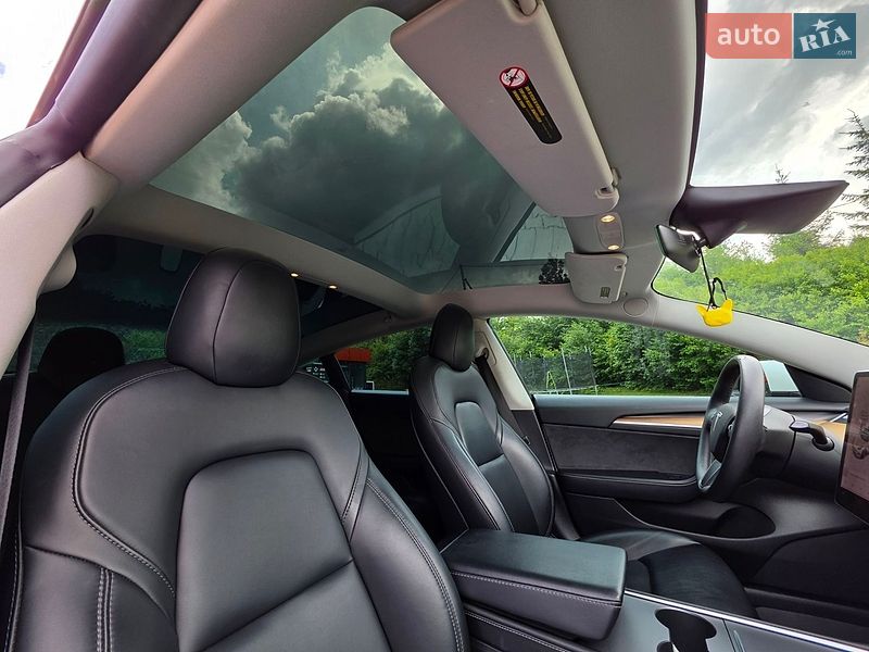 Седан Tesla Model 3 2021 в Тернополі