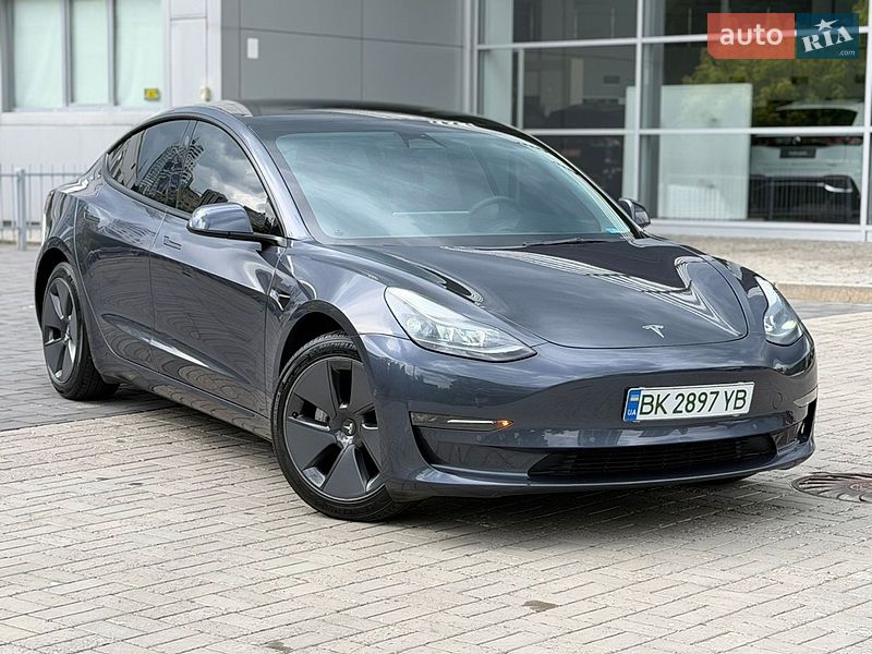 Tesla Model 3 2022