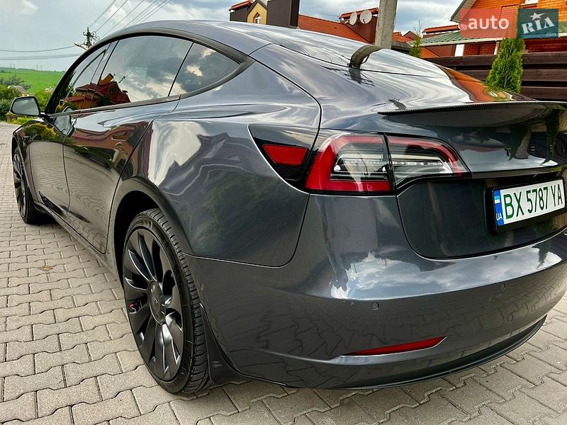 Седан Tesla Model 3 2021 в Хмельницком