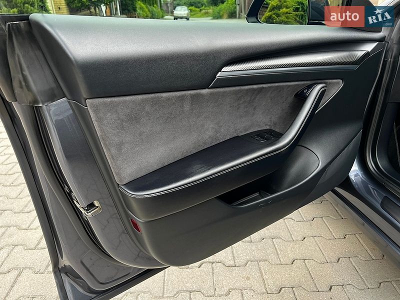 Седан Tesla Model 3 2021 в Хмельницком