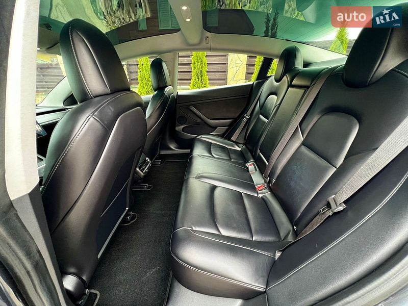 Седан Tesla Model 3 2021 в Хмельницком