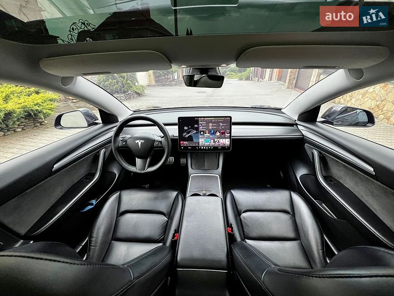 Седан Tesla Model 3 2021 в Хмельницком