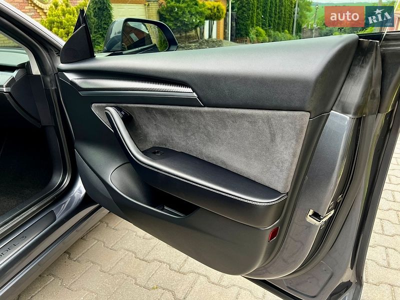 Седан Tesla Model 3 2021 в Хмельницком