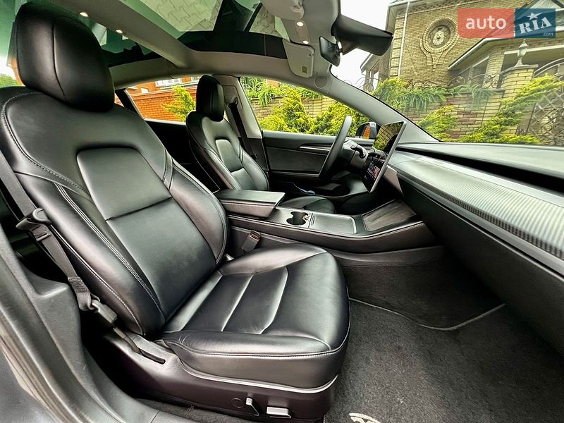 Седан Tesla Model 3 2021 в Хмельницком