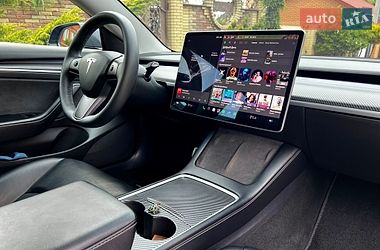 Седан Tesla Model 3 2021 в Хмельницком