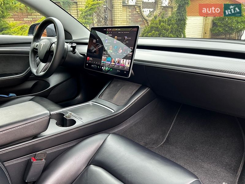 Седан Tesla Model 3 2021 в Хмельницком