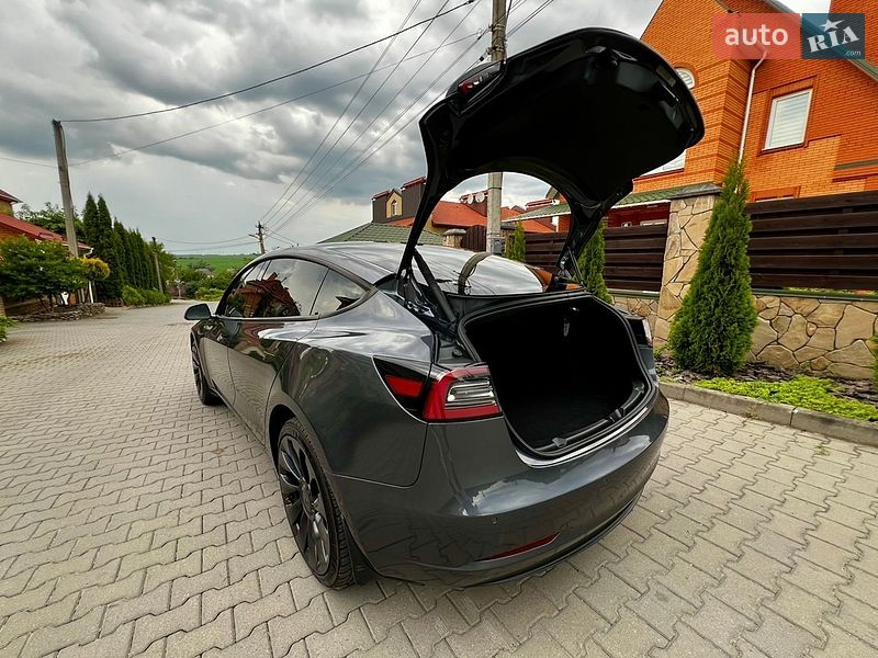 Седан Tesla Model 3 2021 в Хмельницком