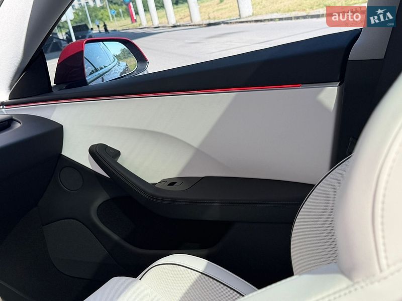 Седан Tesla Model 3 2024 в Киеве фото 14 Седан Tesla Model 3 2024 в Киеве