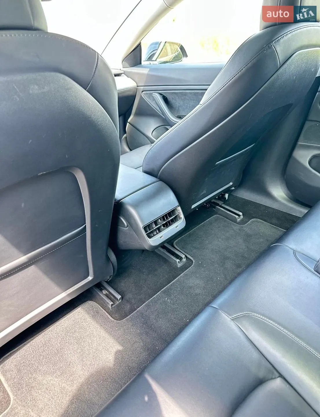2018 Tesla Model 3 - мініатюра 3