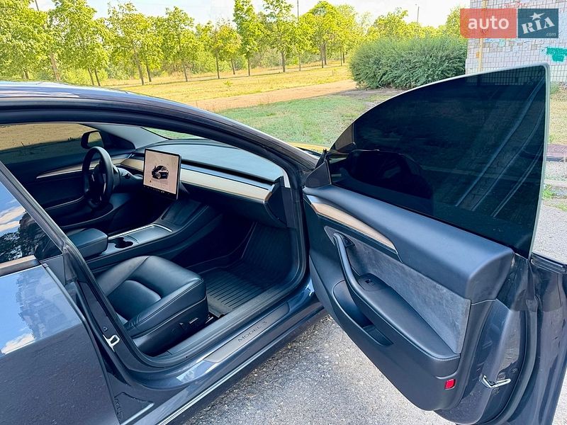 Седан Tesla Model 3 2022 в Кам'янському фото 11 Седан Tesla Model 3 2022 в Кам'янському