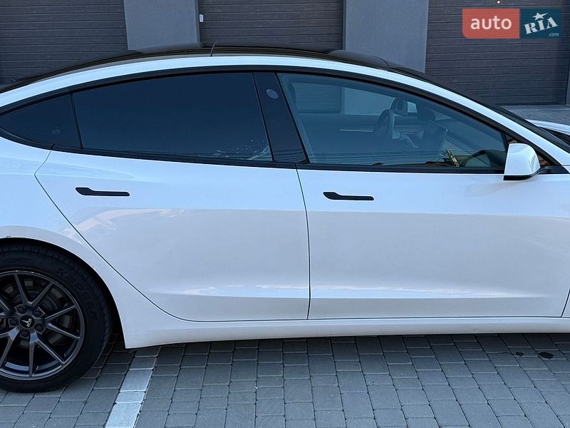 Седан Tesla Model 3 2022 в Вінниці