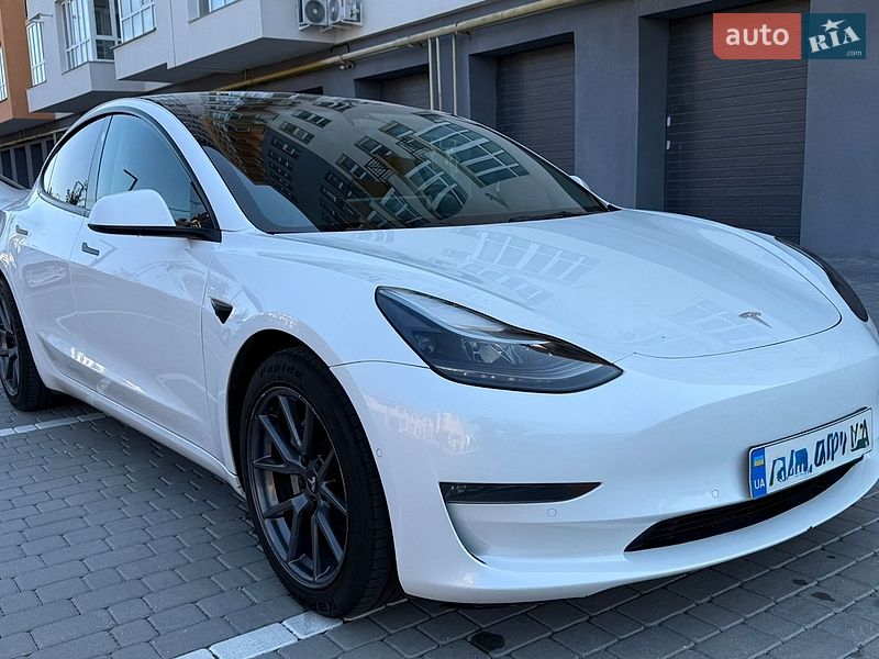 Седан Tesla Model 3 2022 в Вінниці